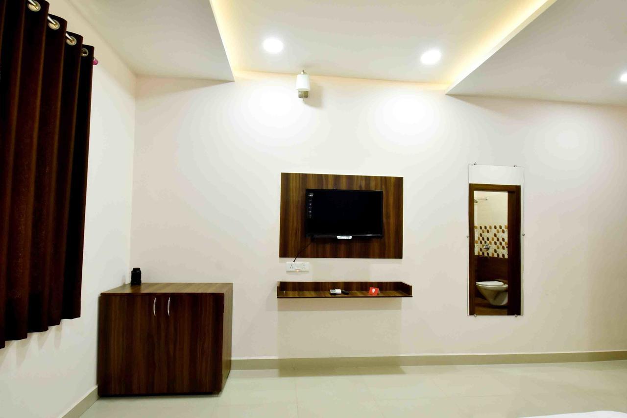 Hotel Hori Palace Ujjain Bagian luar foto